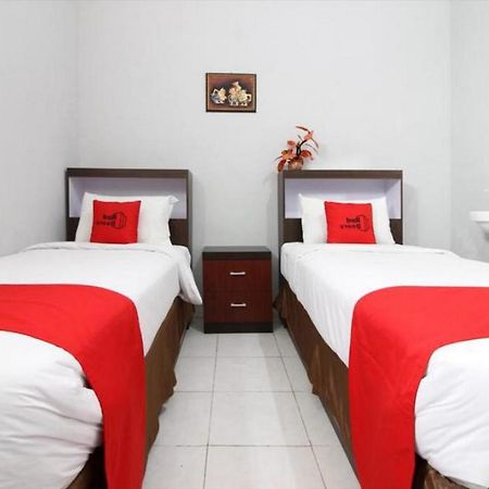 Tugu Reddoorz Plus @ Hotel Star 88 מראה חיצוני תמונה