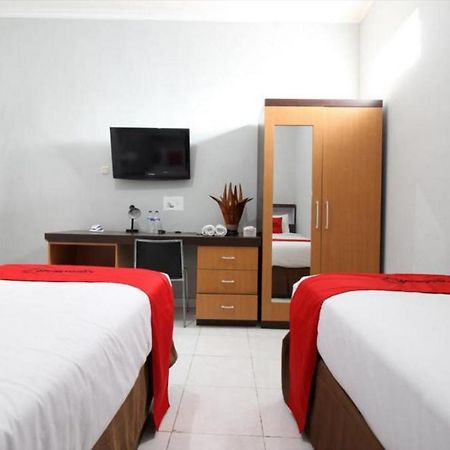 Tugu Reddoorz Plus @ Hotel Star 88 מראה חיצוני תמונה