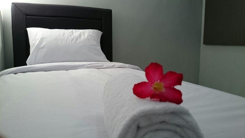 Tugu Reddoorz Plus @ Hotel Star 88 מראה חיצוני תמונה
