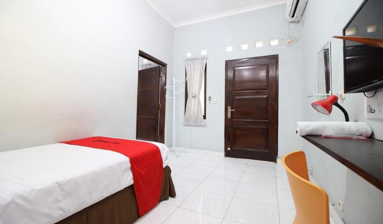 Tugu Reddoorz Plus @ Hotel Star 88 מראה חיצוני תמונה