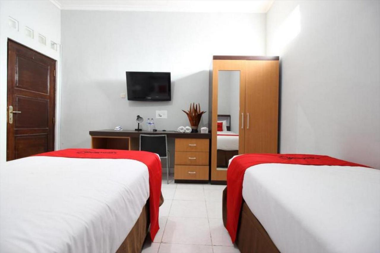 Tugu Reddoorz Plus @ Hotel Star 88 מראה חיצוני תמונה