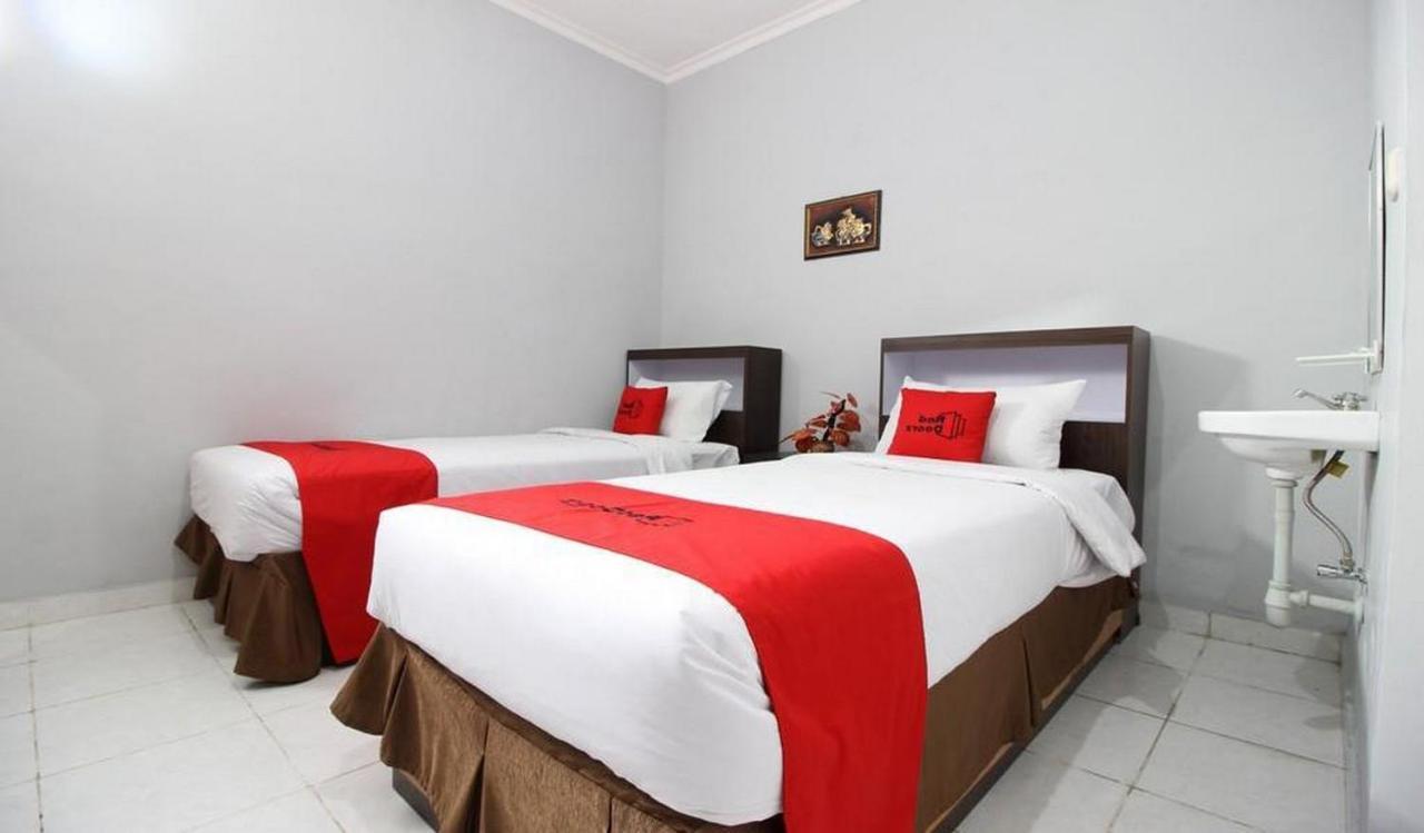 Tugu Reddoorz Plus @ Hotel Star 88 מראה חיצוני תמונה