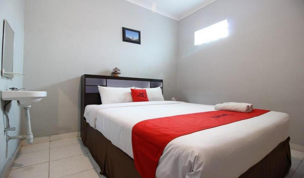 Tugu Reddoorz Plus @ Hotel Star 88 מראה חיצוני תמונה